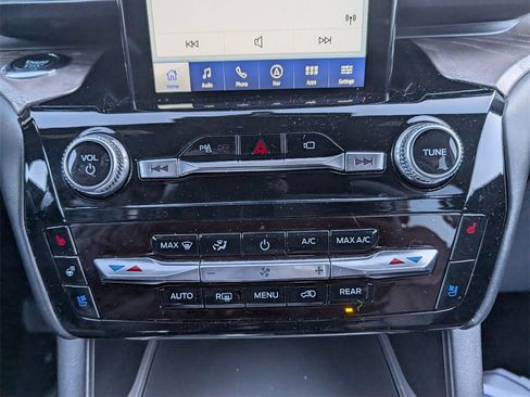 Used 2023 Ford Explorer Platinum w/ Technology Package image 23