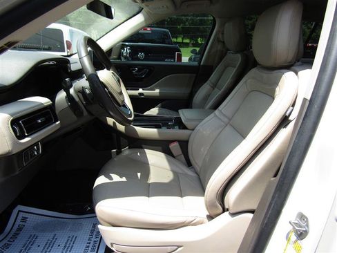 Used 2020 Lincoln Aviator Reserve image 12