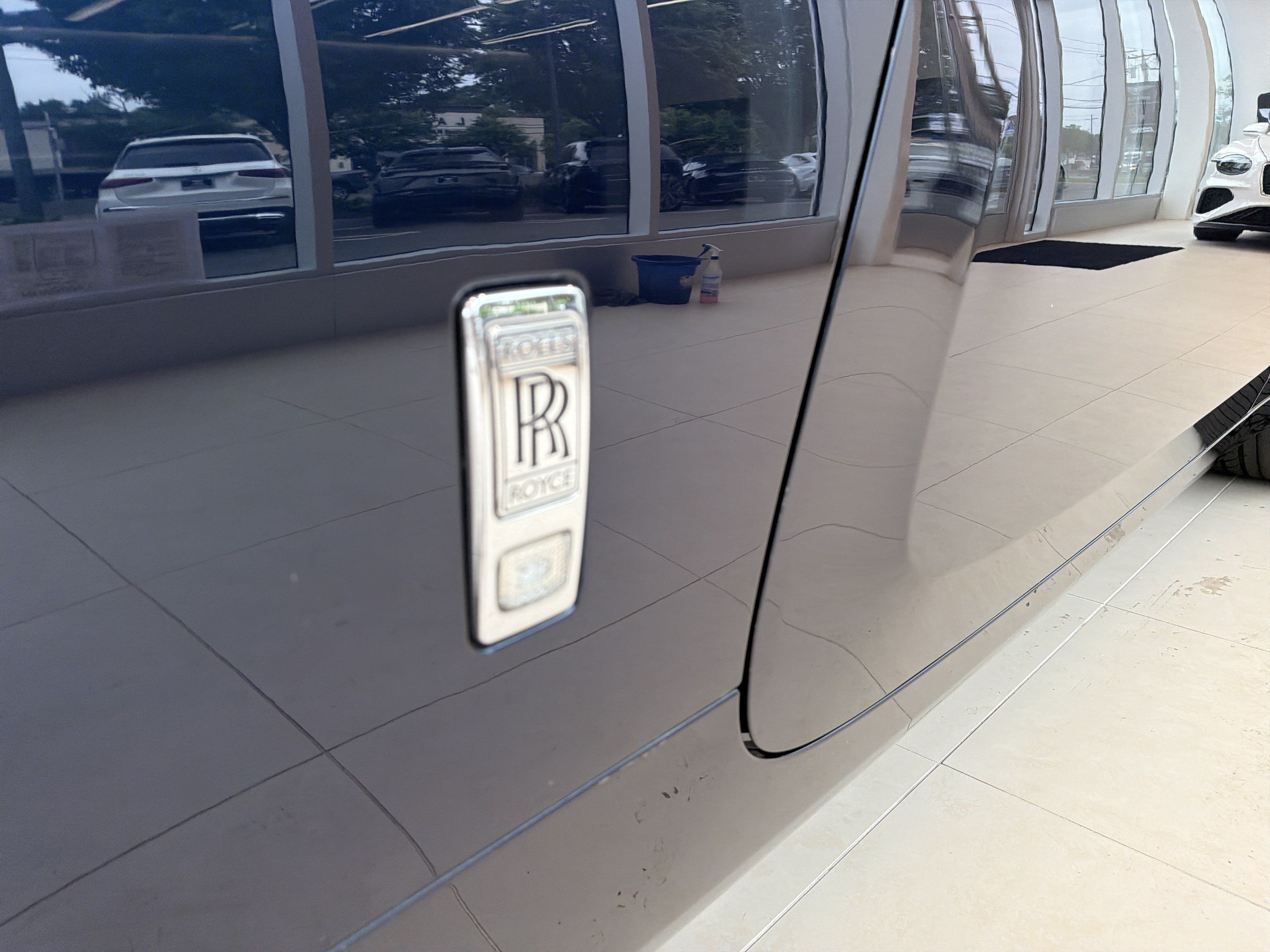 Certified 2018 Rolls-Royce Dawn RWD image 37