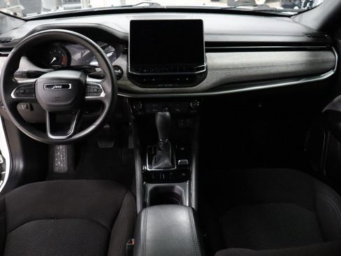 Used 2023 Jeep Compass Sport image 12