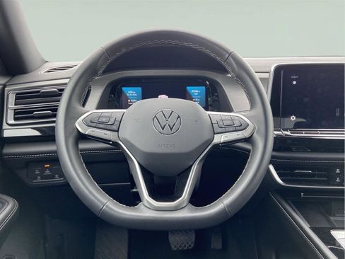 Used 2024 Volkswagen Atlas Cross Sport SE image 26