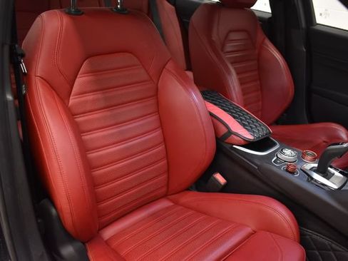 Used 2023 Alfa Romeo Giulia Sprint AWD/4WD image 6