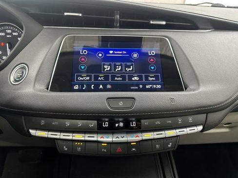 Used 2019 Cadillac XT4 Premium Luxury AWD/4WD image 18