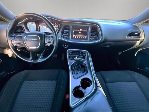 Used 2022 Dodge Challenger SXT image 7