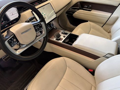 Used 2023 Land Rover Range Rover SE AWD/4WD image 4