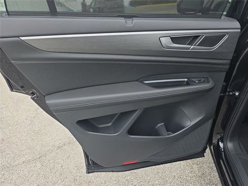 New 2026 Volkswagen Atlas Cross Sport SE image 10