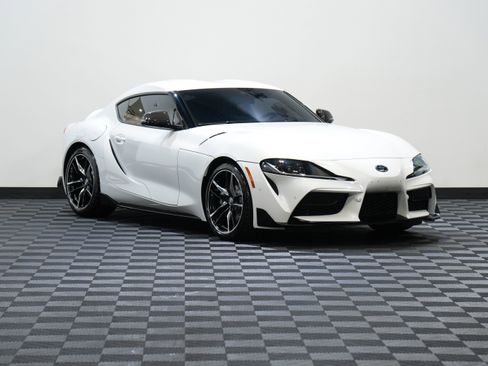 Used 2021 Toyota Supra w/ Safety & Technology Package RWD image 5