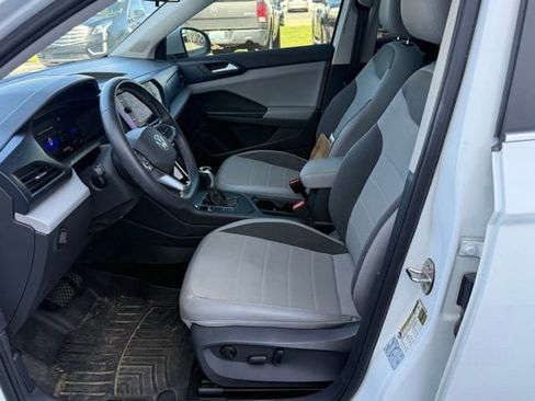 Used 2022 Volkswagen Taos SE FWD image 23