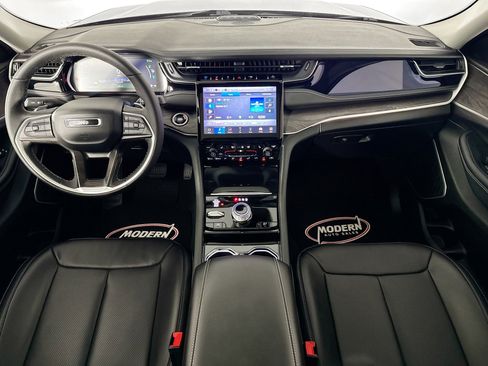 Used 2023 Jeep Grand Cherokee 30th Anniversary image 23