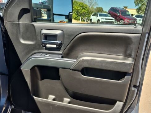 Used 2016 Chevrolet Silverado 2500 LT w/ LT Convenience Package image 17