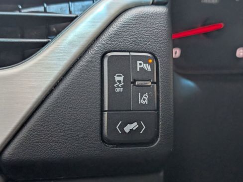 Used 2015 GMC Yukon SLT w/ HD Trailering Package AWD/4WD image 16