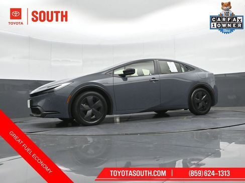 Used 2025 Toyota Prius LE FWD image 43
