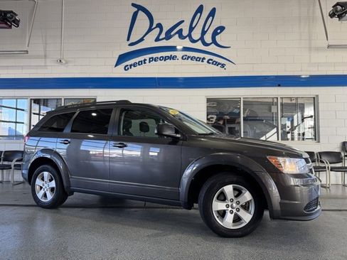 Used 2016 Dodge Journey SE w/ Flexible Seating Group image 1