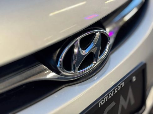 Used 2012 Hyundai Elantra GLS image 14