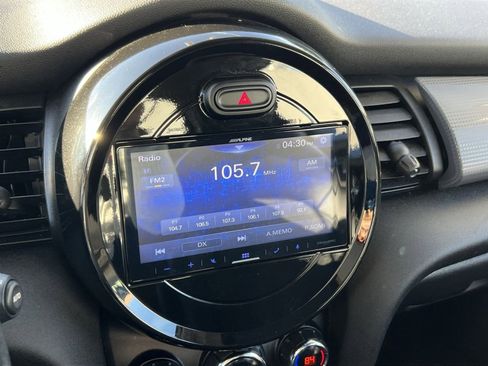 Used 2015 MINI Cooper 4-Door Hardtop image 15