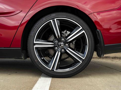 Used 2023 Honda Accord Sport image 15