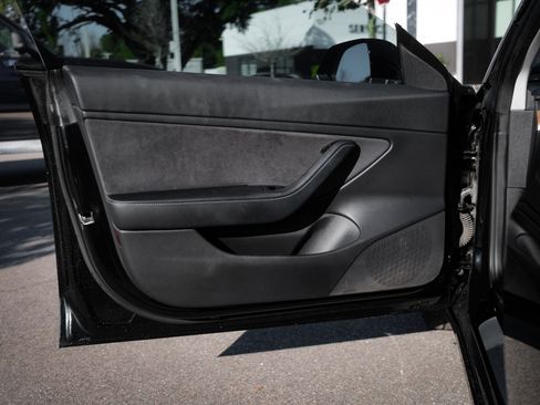 Used 2018 Tesla Model 3 Long Range image 14