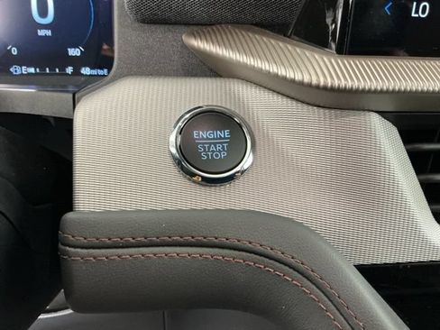 Used 2026 Ford Explorer Active AWD/4WD image 22