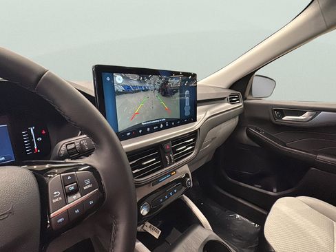 Used 2024 Ford Escape SE image 14