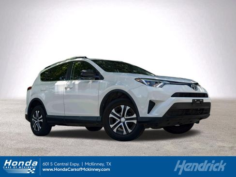 Used 2016 Toyota RAV4 LE FWD image 1