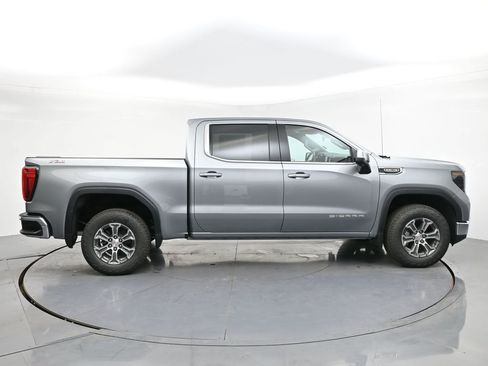 New 2026 GMC Sierra 1500 SLE image 4