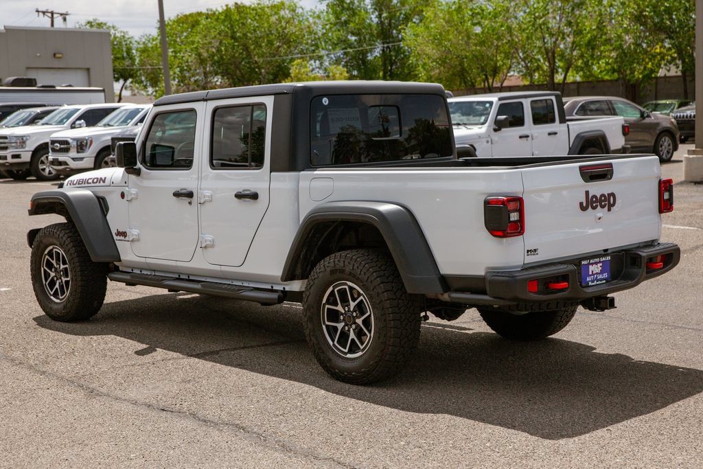 Used 2025 Jeep Gladiator Rubicon AWD/4WD image 7