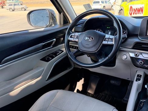 Used 2021 Kia Telluride EX w/ EX Premium Package image 11