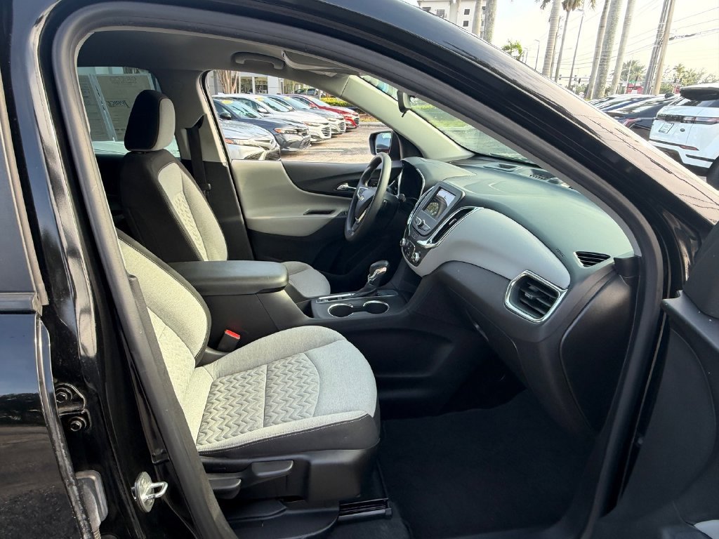 Used 2022 Chevrolet Equinox LS FWD image 17