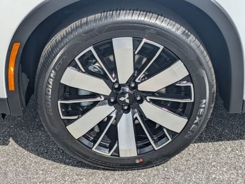 New 2026 Mitsubishi Outlander SE image 11