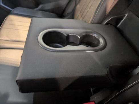 Used 2023 Volkswagen Tiguan SE image 25