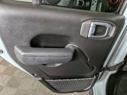 Certified 2023 Jeep Wrangler Unlimited Rubicon w/ Cold Weather Group image 31