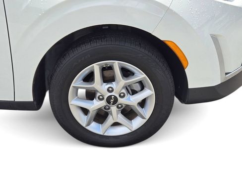 Certified 2025 Kia Soul S FWD image 6