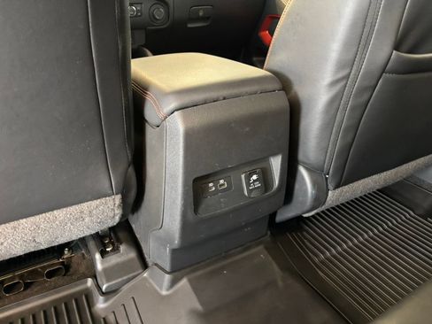 Used 2023 Nissan Frontier PRO-4X w/ Pro-4X Premium Package AWD/4WD image 21