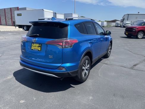 Used 2017 Toyota RAV4 XLE w/ All Weather Liner Package AWD/4WD image 8
