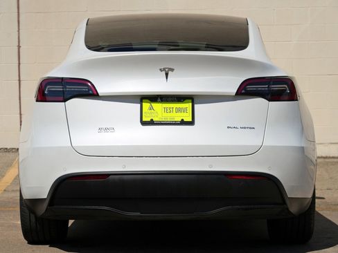 Used 2021 Tesla Model Y Long Range AWD/4WD image 10