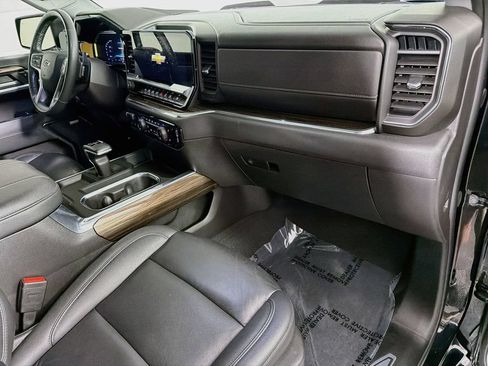 Used 2024 Chevrolet Silverado 1500 LT Trail Boss w/ LT Trail Boss Premium Package AWD/4WD image 29