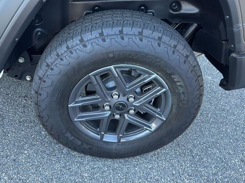 Used 2024 Jeep Wrangler Sport S image 32