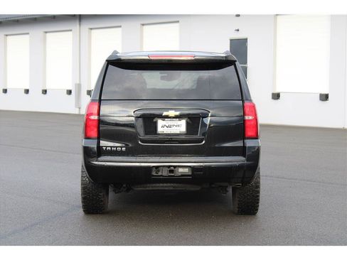 Used 2018 Chevrolet Tahoe LT image 3