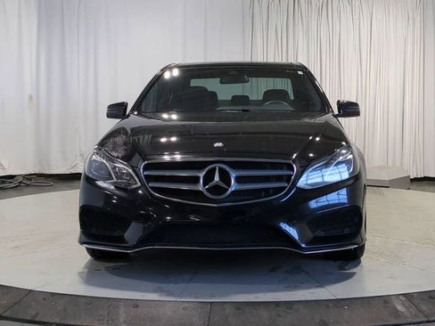 Used 2016 Mercedes-Benz E 400 4MATIC Sedan image 3