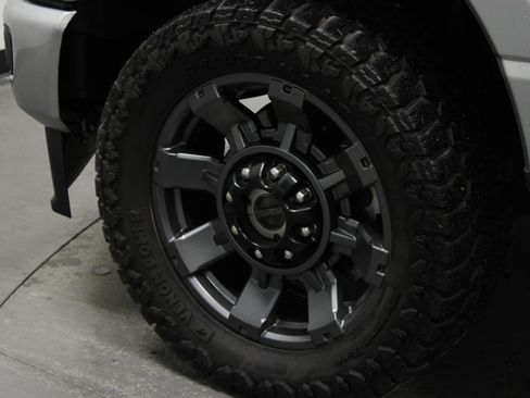 Used 2023 Ford F350 Lariat w/ Sport Appearance Package image 12