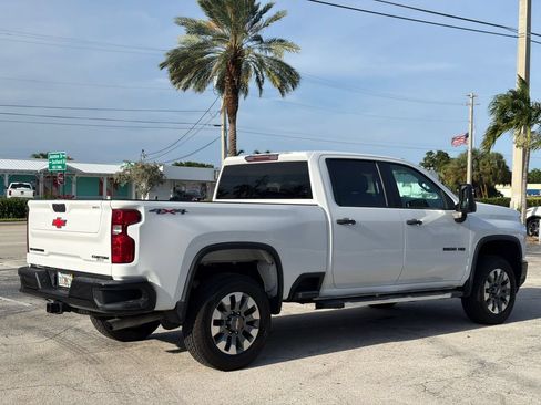 Used 2022 Chevrolet Silverado 2500 Custom w/ Custom Value Package AWD/4WD image 5