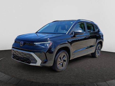 Used 2025 Volkswagen Taos S w/ Taos MDO Package FWD image 3