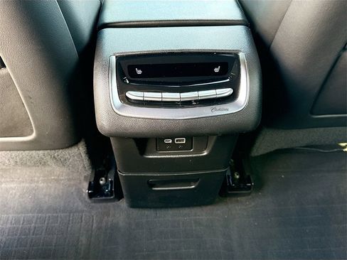 Used 2021 Cadillac XT6 Premium Luxury image 27