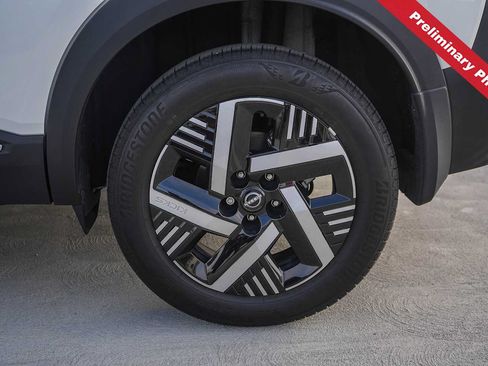 Used 2025 Nissan Kicks SV w/ Illumination Package FWD image 11