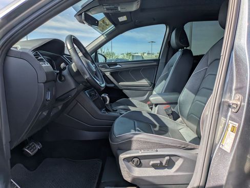 Used 2022 Volkswagen Tiguan SEL R-Line image 18