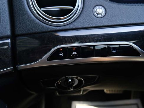 Used 2019 Mercedes-Benz S 560 4MATIC Sedan image 44