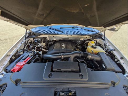 Used 2017 Lincoln Navigator Reserve image 28