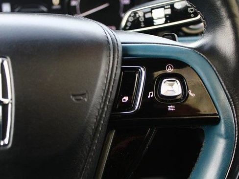 Used 2020 Lincoln Corsair Reserve image 16