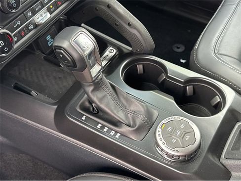 New 2025 Ford Bronco Outer Banks w/ Sasquatch Package image 30