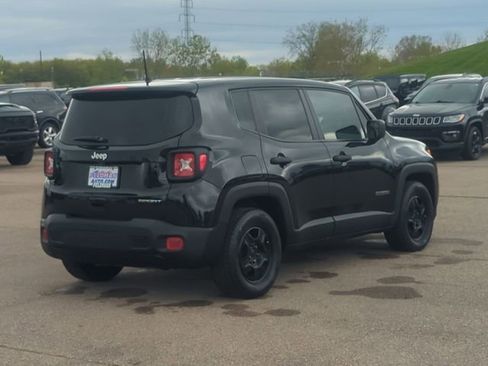 Used 2020 Jeep Renegade Sport FWD image 3
